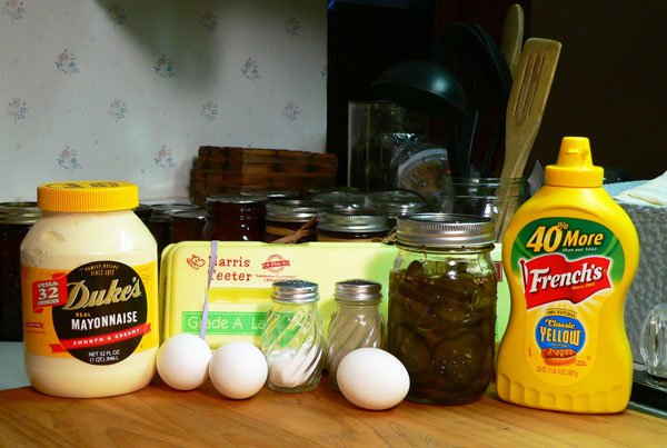 https://www.tasteofsouthern.com/wp-content/uploads/2013/03/Deviled-Eggs_01_ingredients.jpg